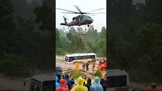 🚨⚠️Unbelievable Rescue: Bus Pulled Out of Floodwaters!