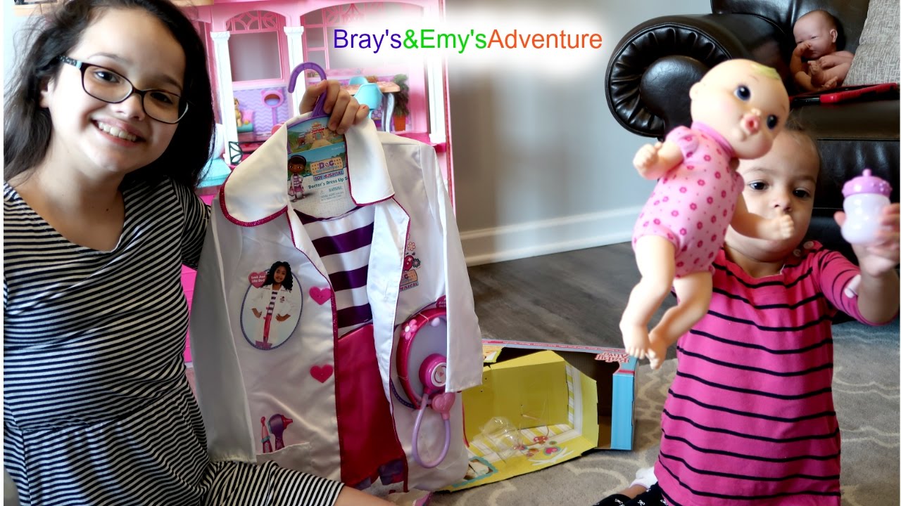 OPENING DOC McSTUFFINS COSTUME  AND  TOYS