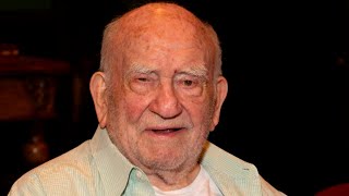 Ed Asner Death Makes Betty White Last Of Mary Tyler Moore Cast
