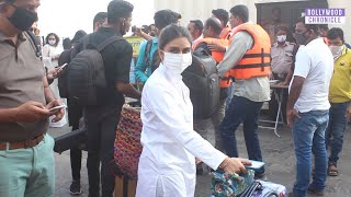 Zoa Morani Leaving Alibaug For Varun Dhawan Wedding Bollywood Chronicle