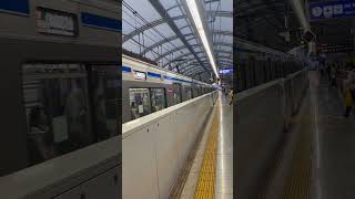 芝山鉄道直通の京成3700形日暮里駅発車スカイライナーホームから撮影