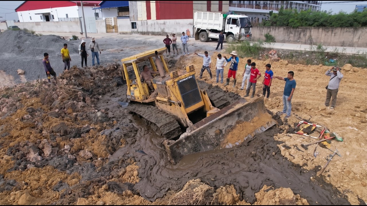 Big Failed Bulldozer Heavy Stuck in Deep Mud Using Incredible Skill For ...