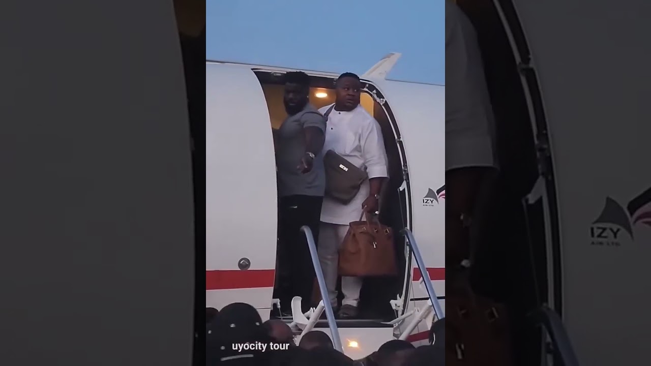 Davido arrival at uyo for Five tour concert 🥰🥰😍