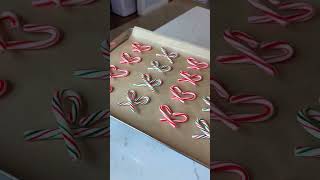 Holiday hacks! Try these cute candy cane bows. #holidayseason #christmas #shortvideo