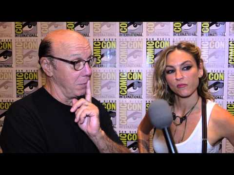 Video: Dayton Callie Nettowaarde: Wiki, Getroud, Familie, Trou, Salaris, Broers en susters