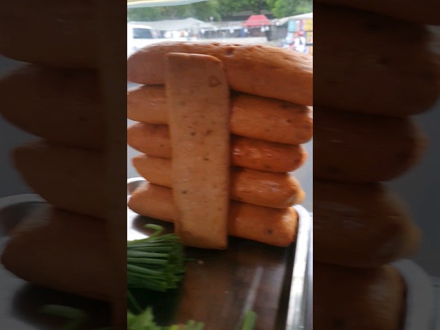 Bread with pork patties #khornpark88 #food #foodie #shortvideo #shortsviral #foodblogger class=