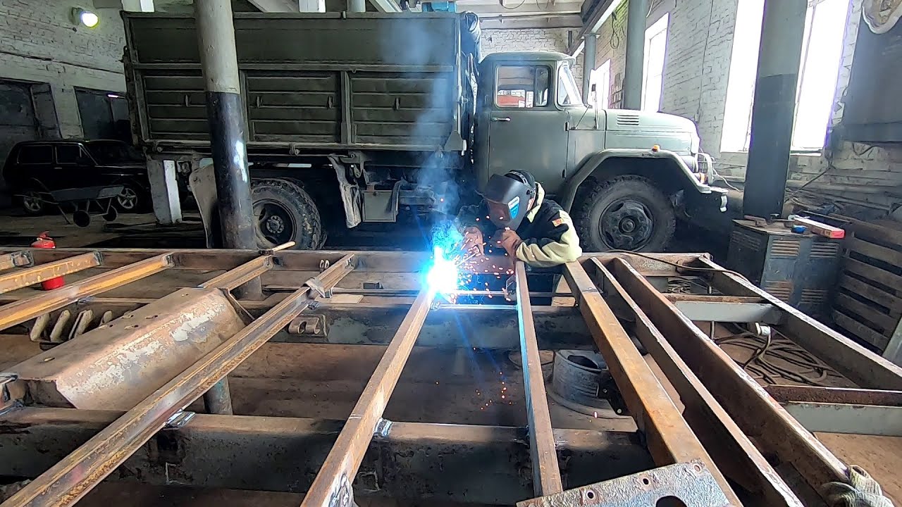 Отбойник кузова камаз