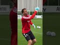 NETO's first training session 🧤​💪​