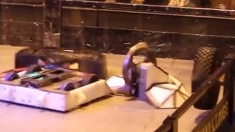 RC Combat Robot Wars - Carcinus v Binky v Devils Coach Horse - 2014 Fighting Robots FW Champs Q6 #8