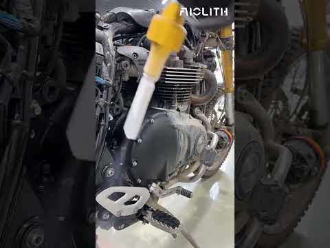Motorcycle cleaning with dry ice