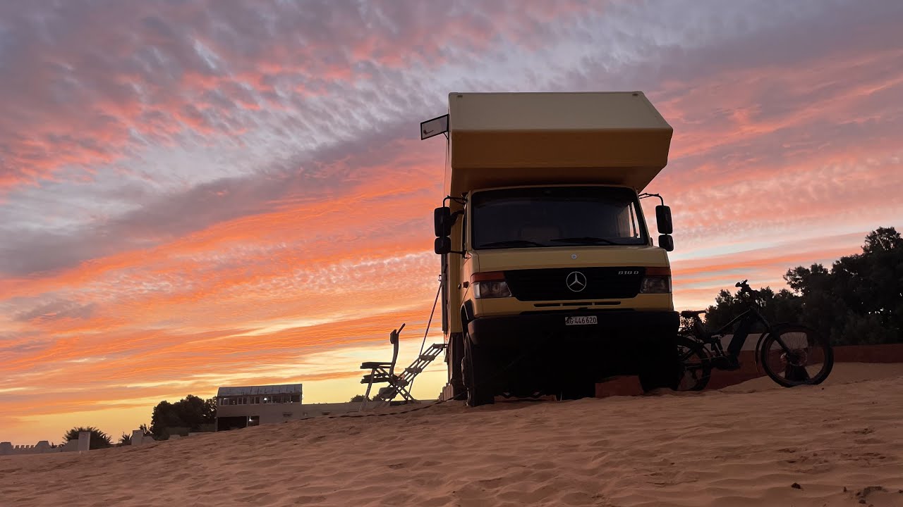 In Ksar Ghilane die Oase in der Sahara Tunesien