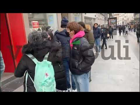 Sorpresa en Madrid por las largas colas en una tienda en pleno centro