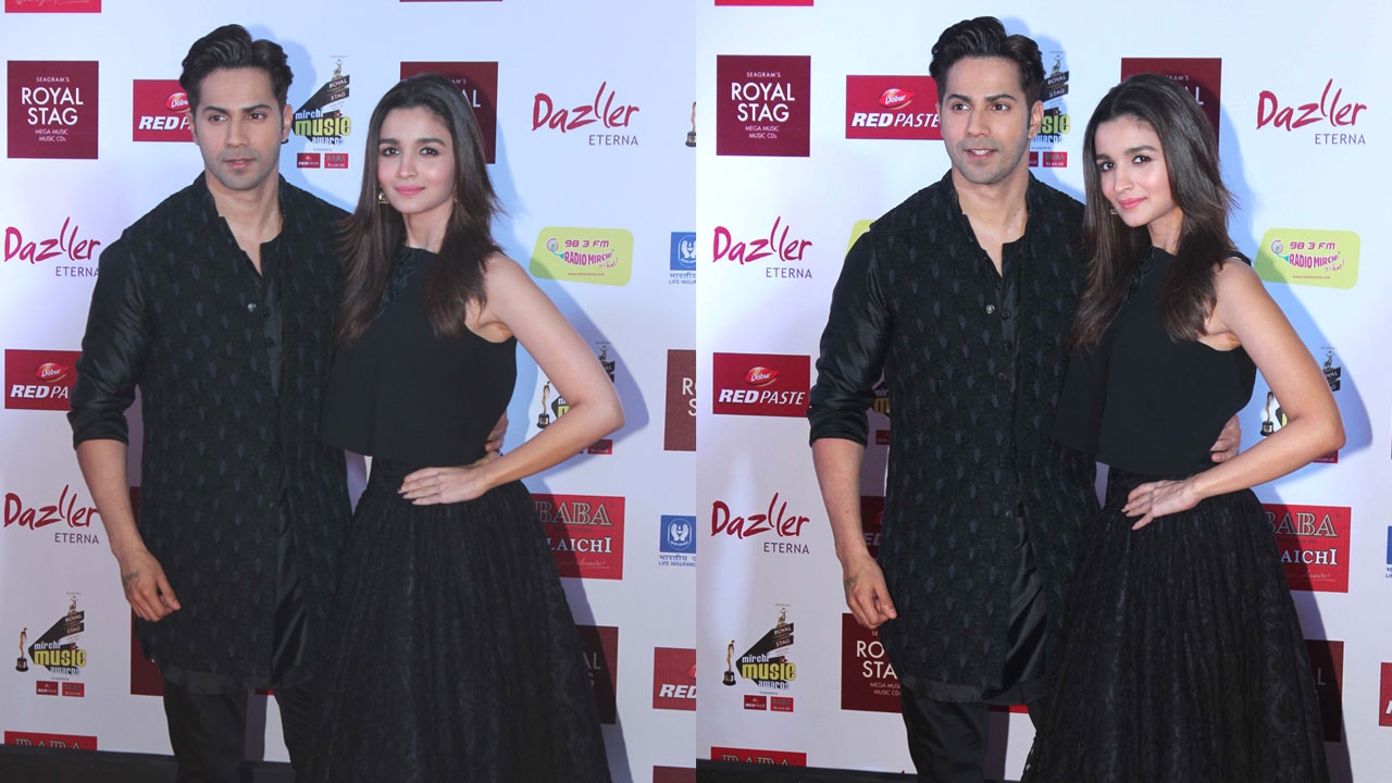 Varun Dhawan pulls Alia Bhatt's leg at the Mirchi Awards! - YouTube