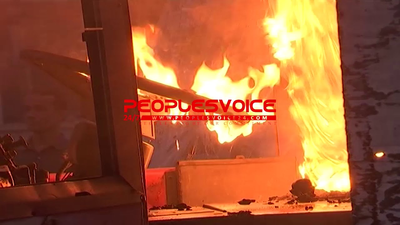 Mayhem after 2 die on Dhaka road