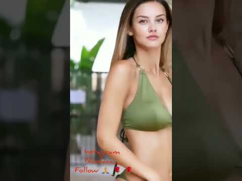 فتاة فرنسية جميلة في البيكيني 