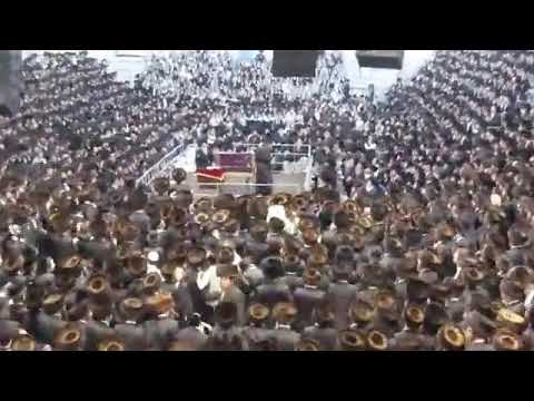 הקפות שניות בחצר הקודש באיאן