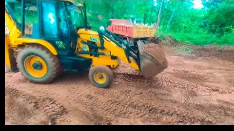 JCB 3DX tipper loading video 