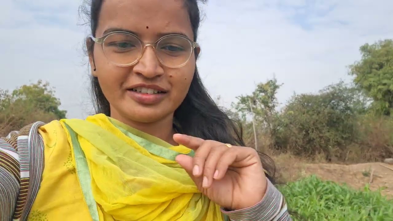 आज  आम्ही शेतात खुरपला लसुण