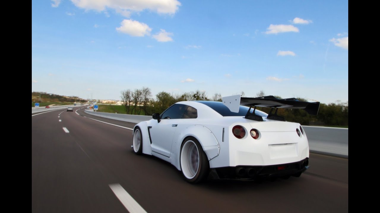 Nissan GTR Liberty walk - YouTube
