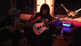 How To Properly Hold A Guitar - Speed Kills Master Class