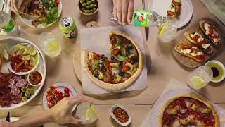 Serve it up with 7UP