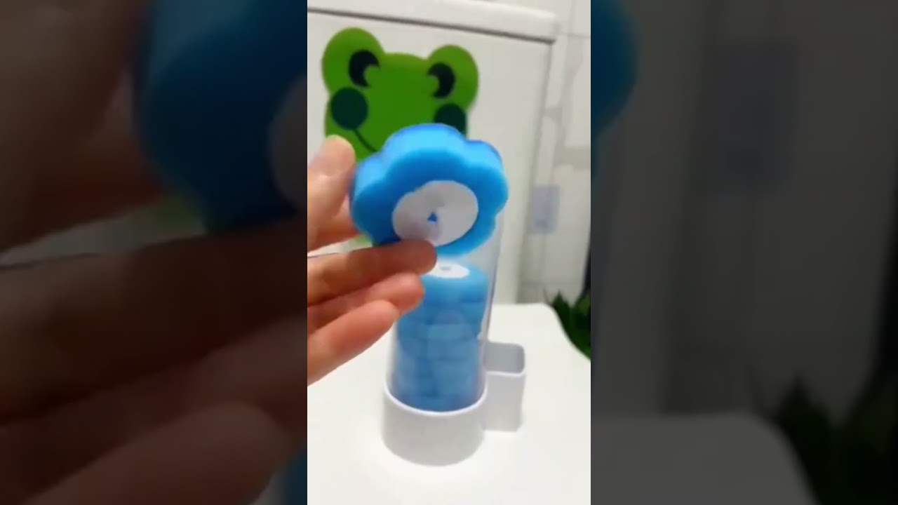 Quer deixar seu banheiro digno de um Rei? 👑🧼😍 O segredo é essa escovinha sanitária descartável!