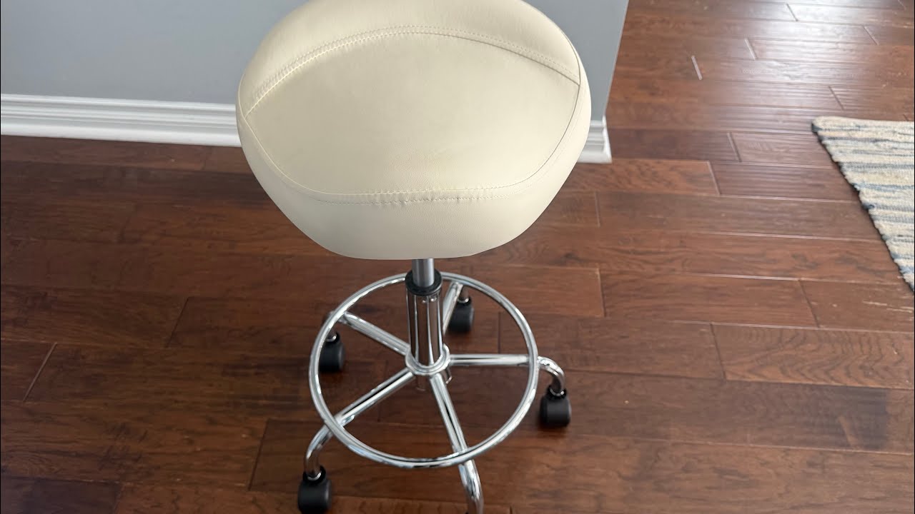 Стул с регулируемой высотой