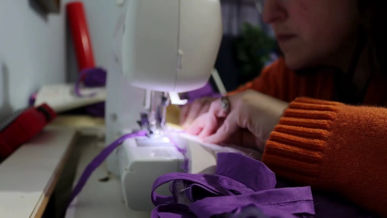 Baby Quilt - Sewing the cover strips over the top seams - Pt 4