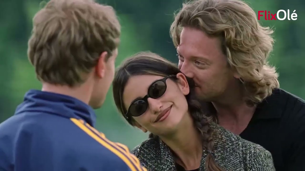 Escena con Penélope Cruz en LLUVIA EN LOS ZAPATOS (María Ripoll, 1998)