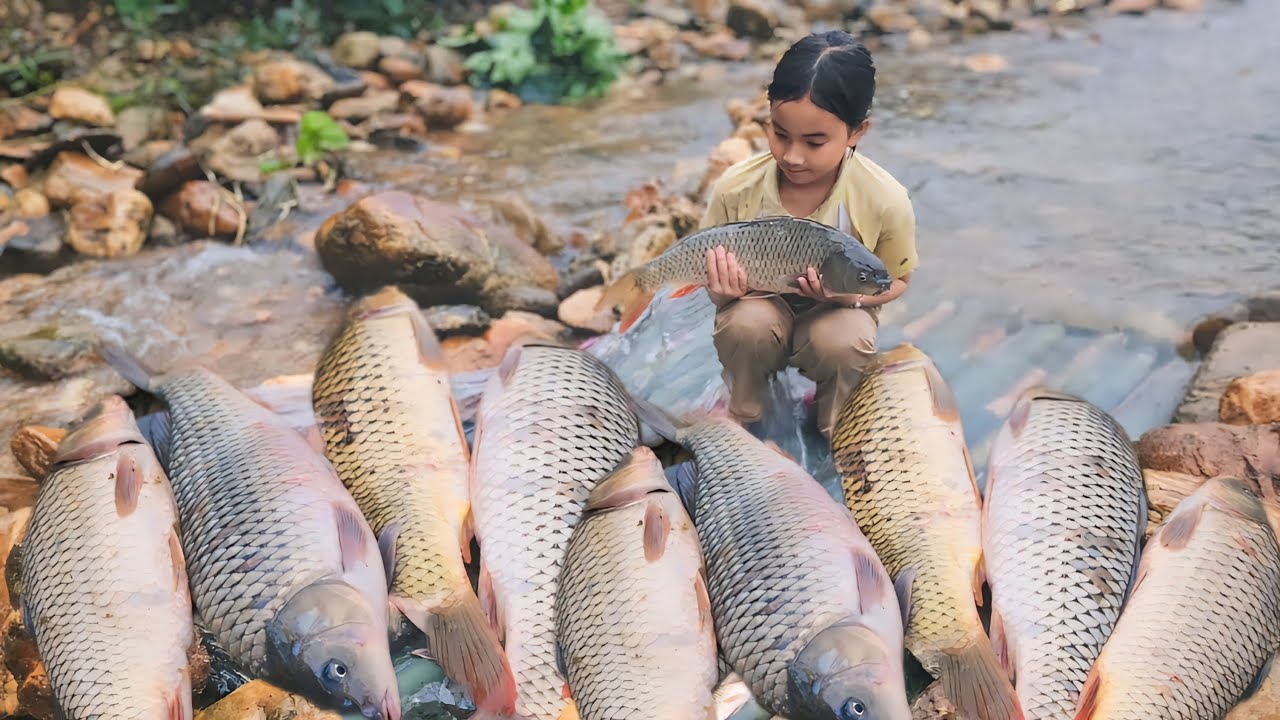 A Heartwarming Story About an Orphan Girl Who Caught Fish to Earn Money