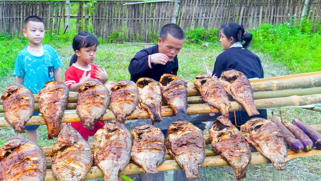 Peaceful Dwarf Family Cooking on the Farm | Traditional Grilled Fish Recipe