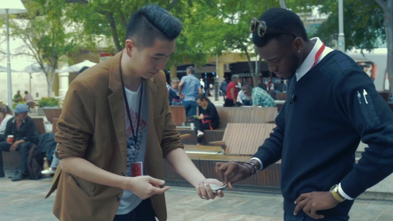 Toby Zhang - 'Most WA' Perth Street Magic Performence
