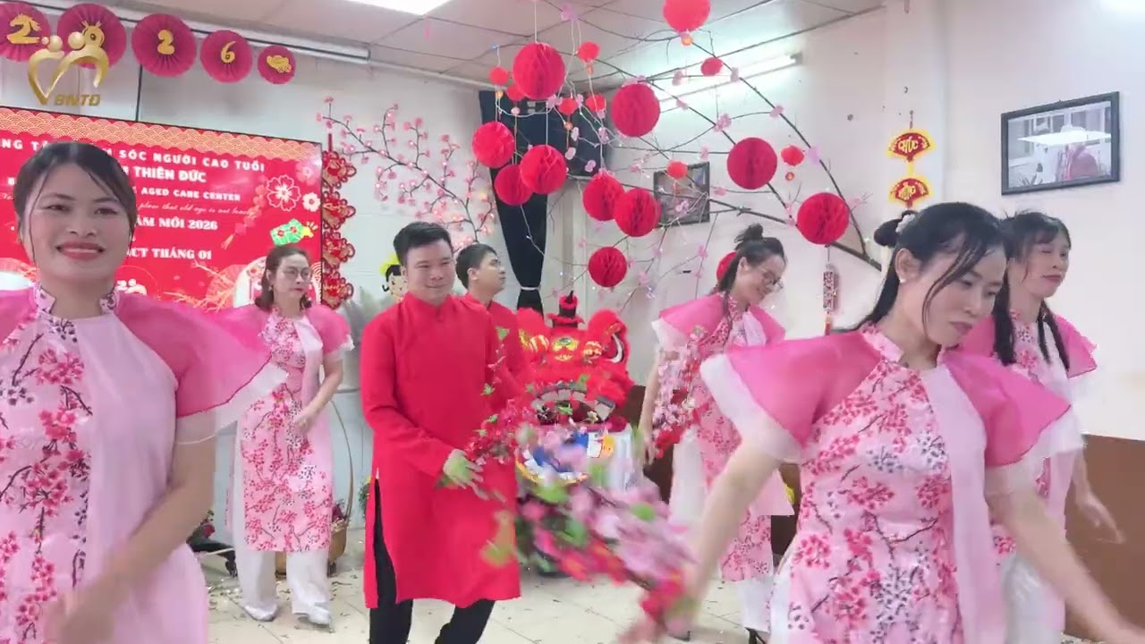 Cùng chào đón sắc xuân rạng ngời cùng nhóm múa Bách Niên Thiên Đức qua ca khúc: Như hoa Mùa xuân