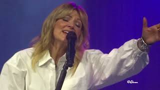 Ella Endlich - Hand in Hand
