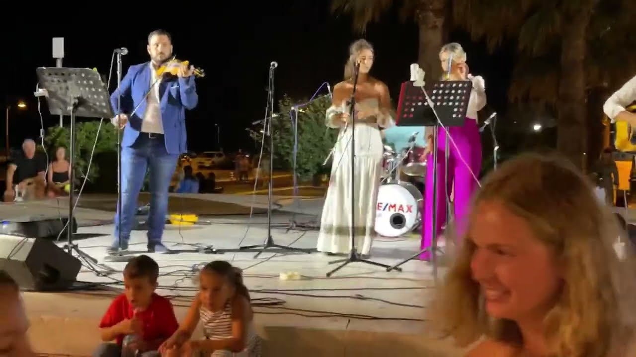 Νησιώτικο Γλέντι Νάξος Αύγουστος  2022 Mαρία Μάκαρη - Βιολί Στέλιος Κλουβάτος