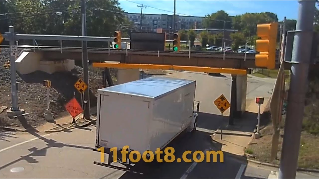 Roof ripper at the 11foot8+8 bridge