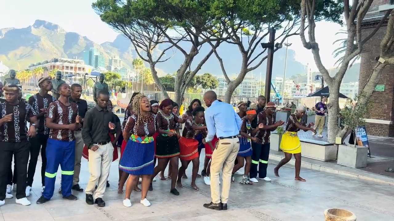 Busking V&A Waterfront | Isibane se Afrika