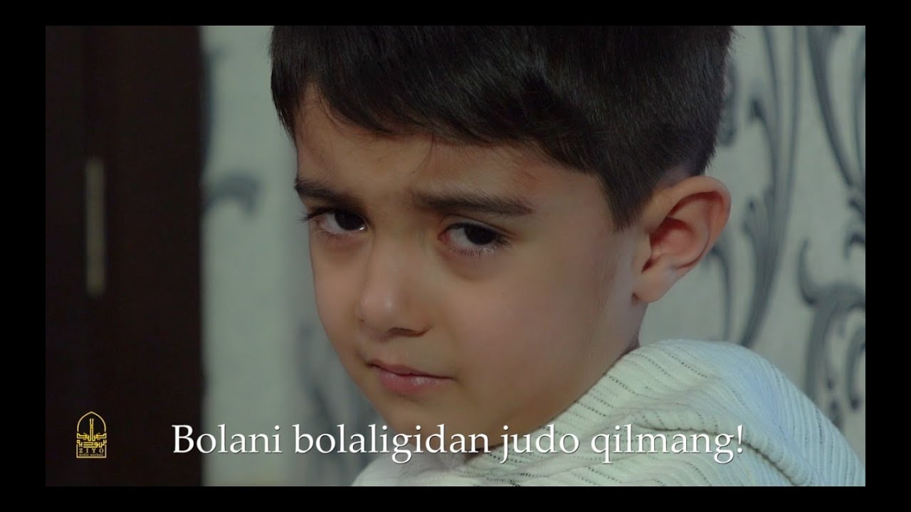 Bolaning chayqalayotgani haqidagi videoni korsating.