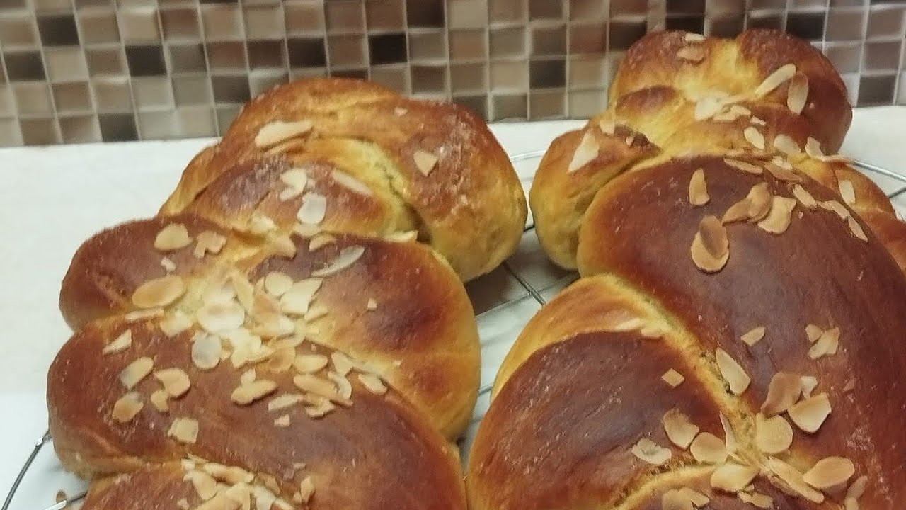 τσουρέκια νηστίσιμα συνταγή Μαρία Κάσδαγλη