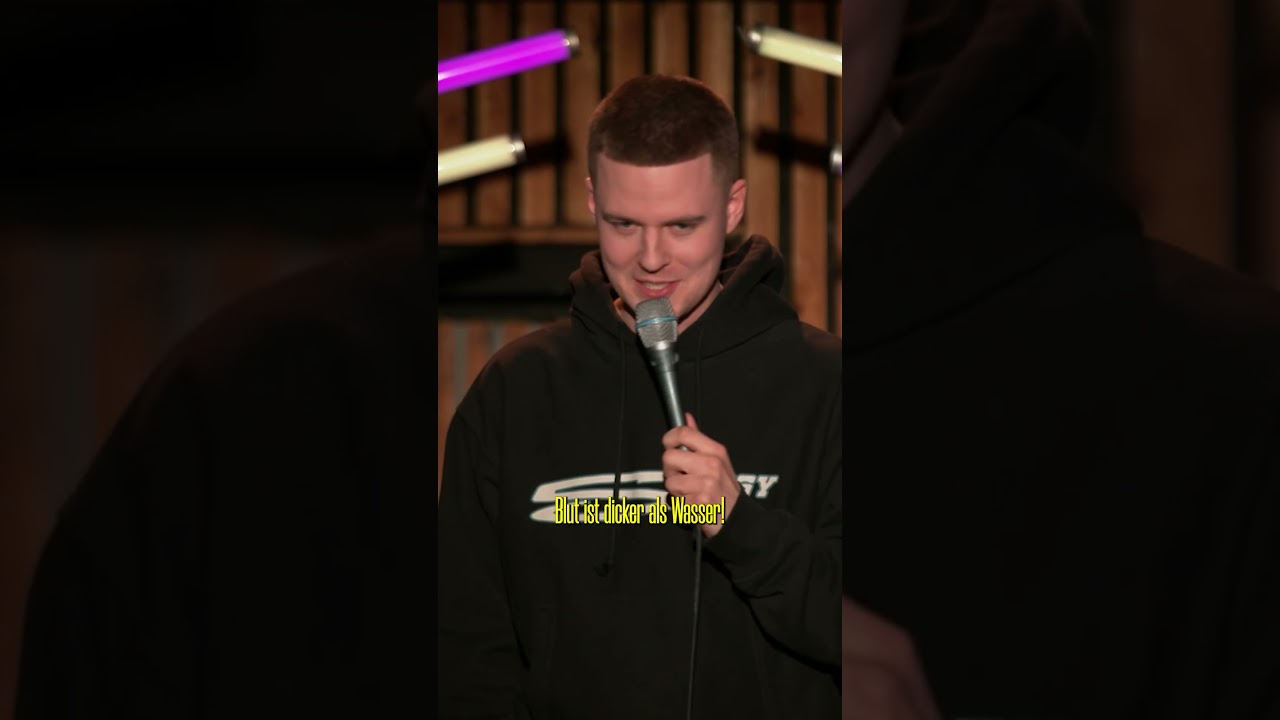 Blutiges Wasser ... oder so ähnlich I Alex Stoldt bei "falsch, aber lustig"