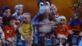 Morris Goes To School - Excerpts