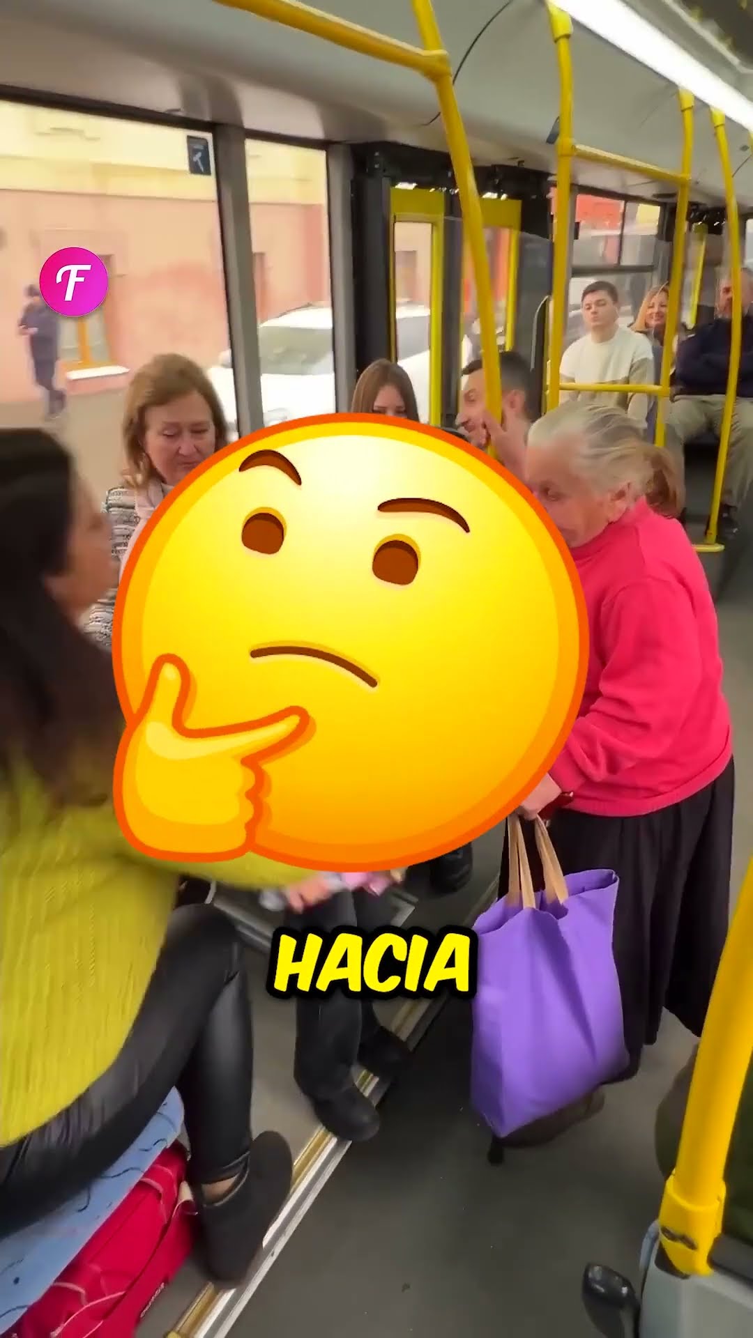 Mamá fingió estar embarazada y le robó el asiento a la abuela, así que su hija la delató ?
