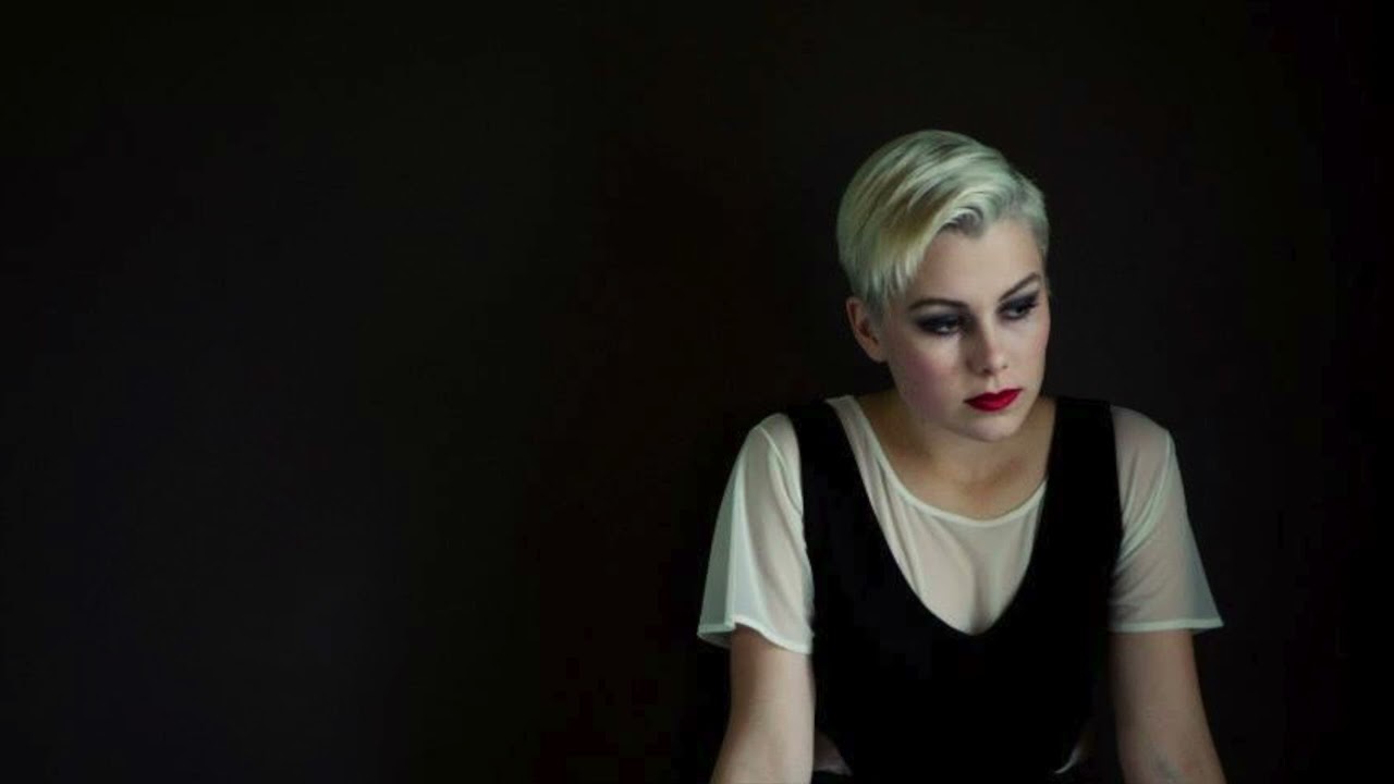 Guarda Liar - Phoebe Bridgers Live at the echoplex 2013 su YouTube Guarda Liar - Phoebe Bridgers Live at the echoplex 2013 su YouTube