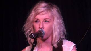 Ashleigh Dallas - Across The Great Divide chords