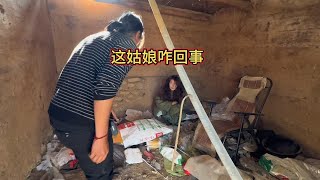 青海姑娘和男朋友开车自驾游结婚她被扔在路上女孩子思维太单纯了