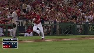 HOU@LAA: Trout scores on Astros' error on cutoff