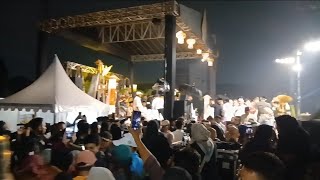 Ribuan warga ingin ketemu kdm di safari ramadhan tambun bekasi sampai berdesak-desakan