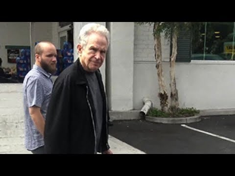"Political Guy" Warren Beatty Is Asked About President Trump