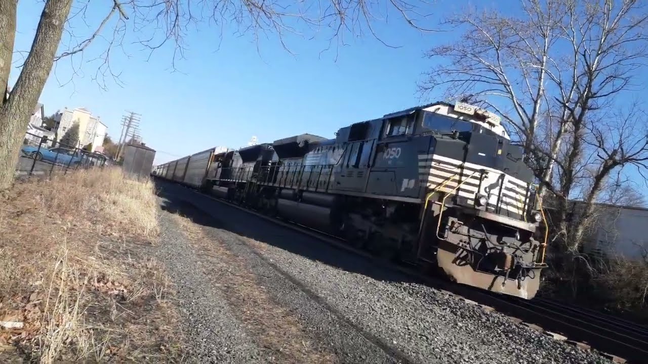 NS 1050 leads an autorack train in Sinking Spring, PA (11N)