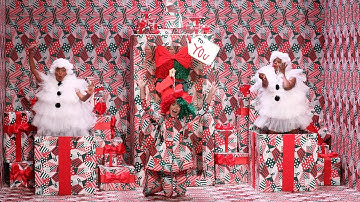 Sia Unwraps a Special Holiday Performance of 
